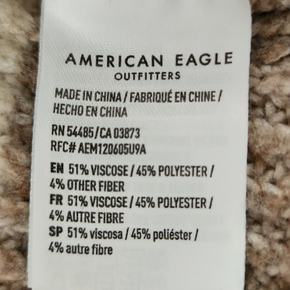 American Eagle women's chunky knit sweater